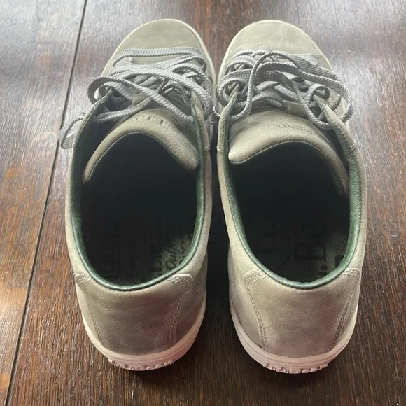 L.L. Bean sage green leather walking shoes/sneakers, 8.5 medium - Picture 3 of 9